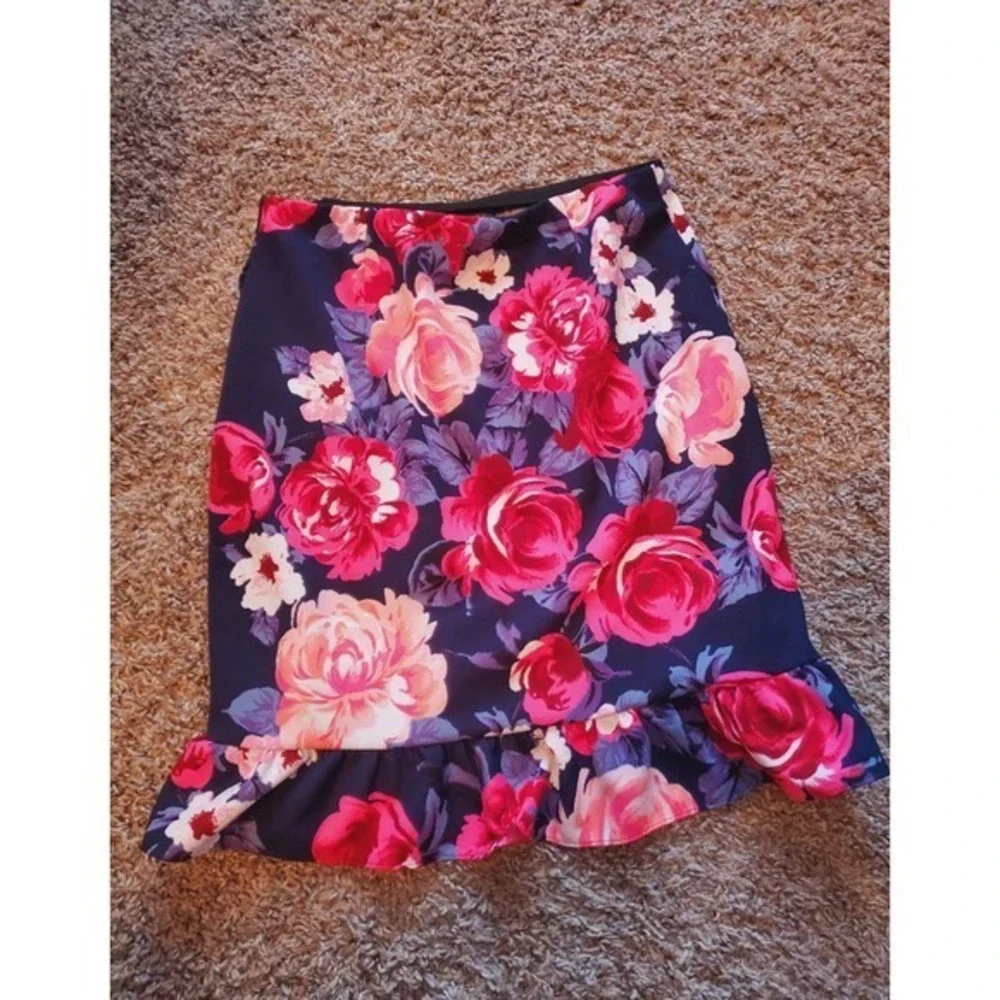 Aqua Floral Skirt Size‎ Small NWT